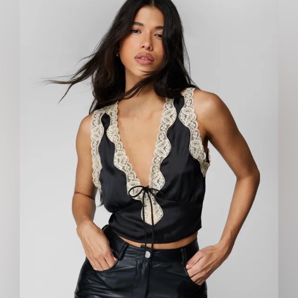 🚨SOLD🚨Nasty Gal Satin Top Black and White Lace
